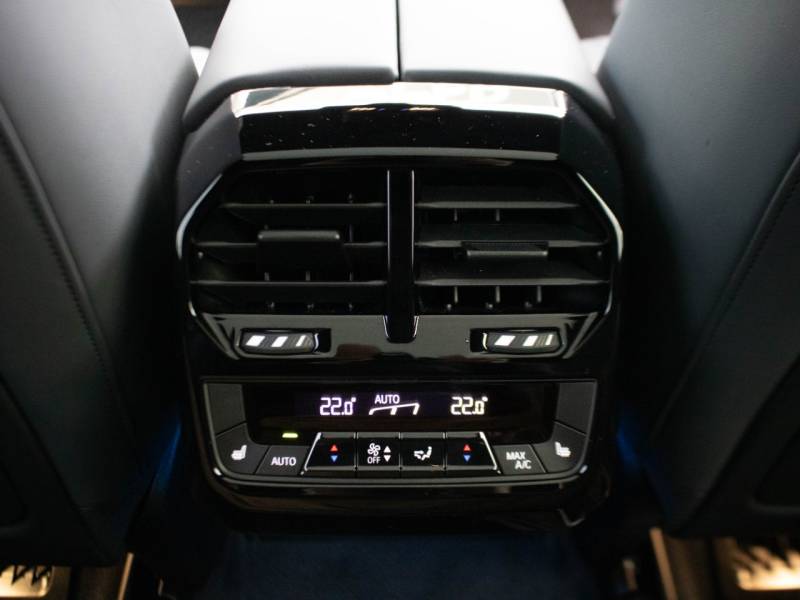 BMW Ix   Registered:2022(22)