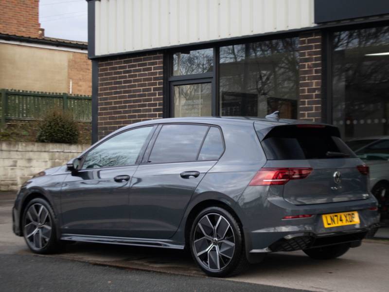 Volkswagen Golf   Registered:2024(74)