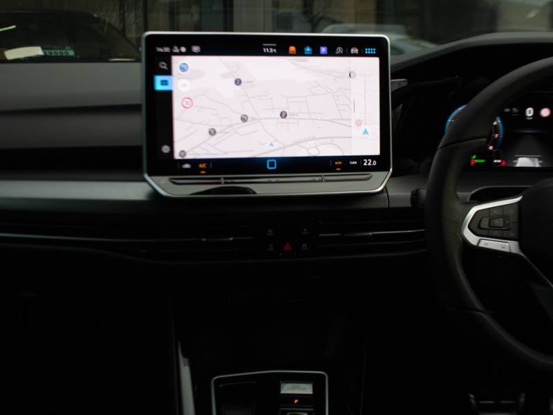 Volkswagen Golf   Registered:2024(74)