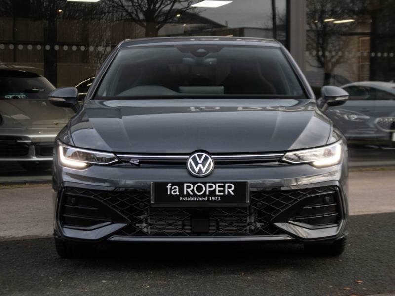 Volkswagen Golf   Registered:2024(74)