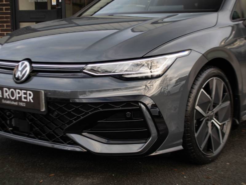 Volkswagen Golf   Registered:2024(74)