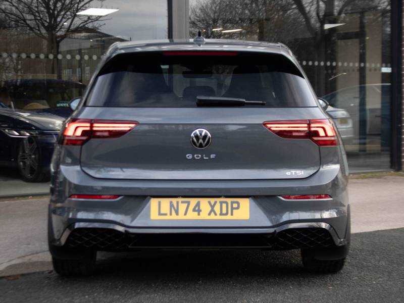 Volkswagen Golf   Registered:2024(74)