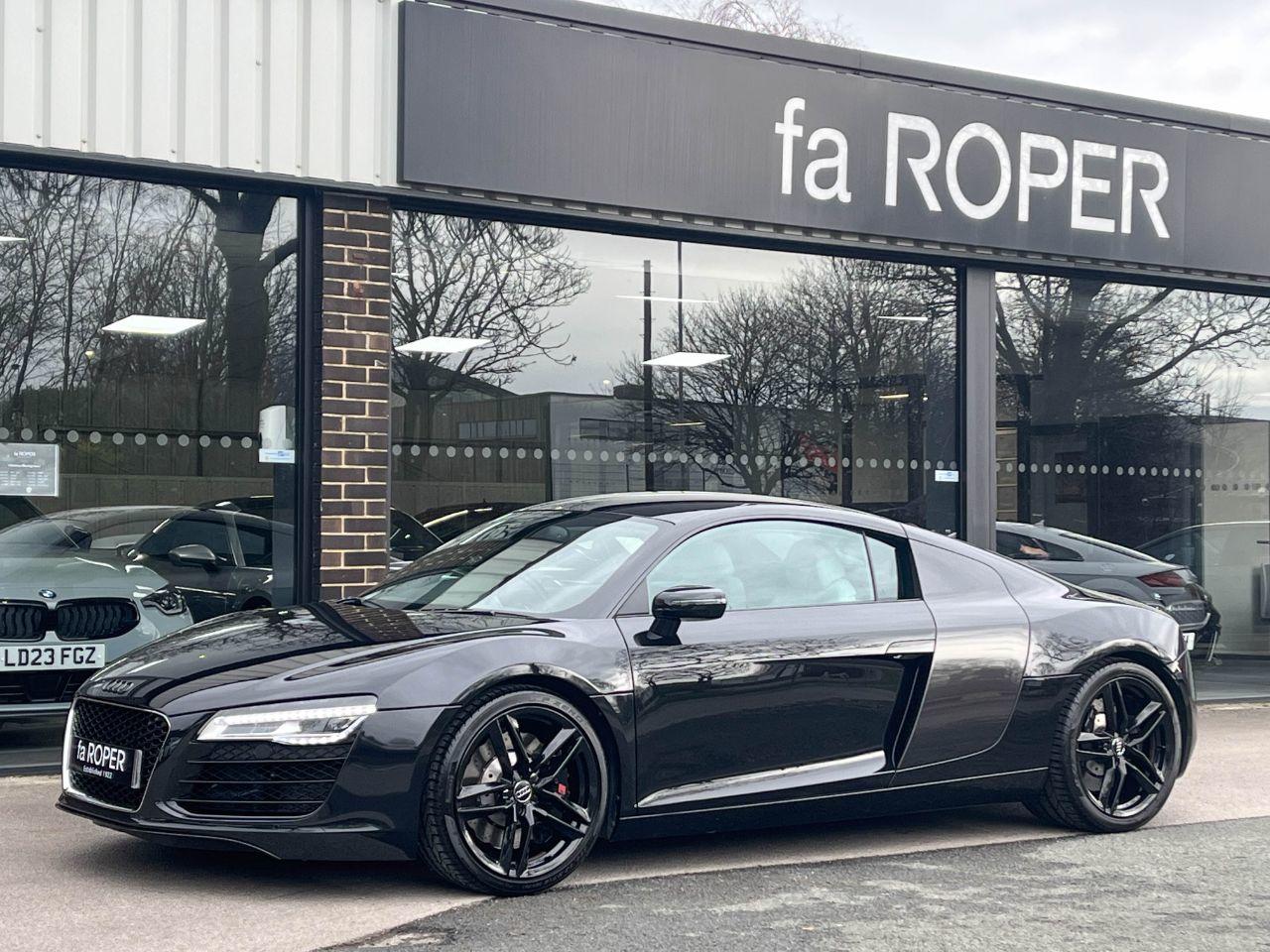 Audi R8 4.2 V8 FSI quattro S tronic 430ps Coupe Petrol Phantom Black Metallic