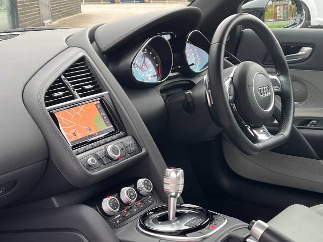 2013 Audi R8 4.2 V8 FSI quattro S tronic 430ps