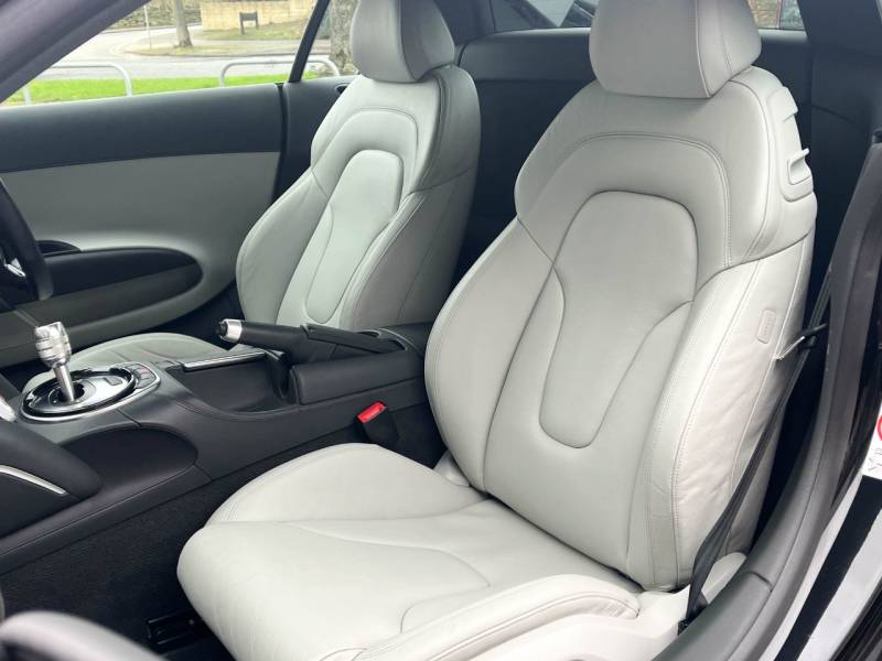 Audi R8   Registered:2013(63)