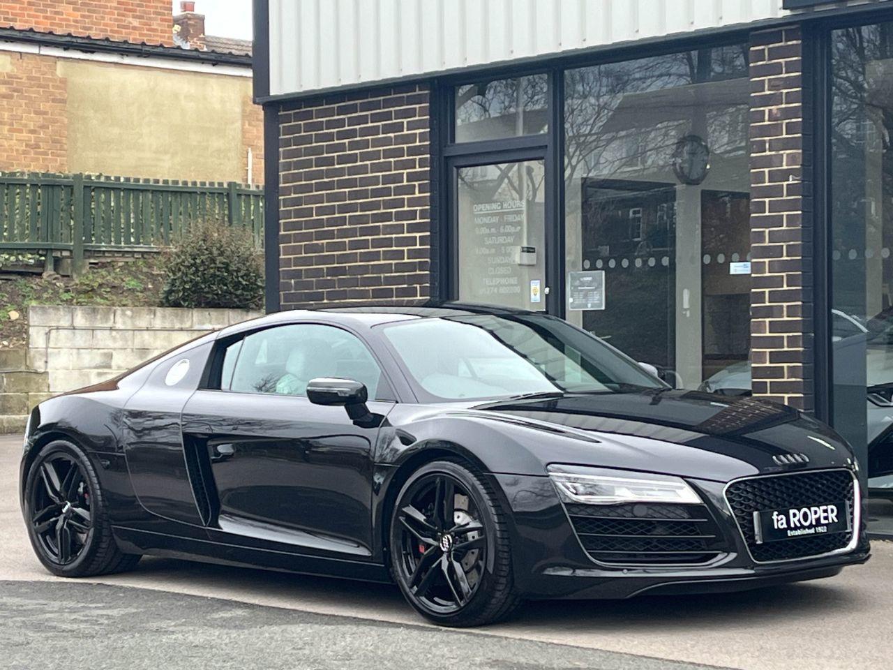 Audi R8 4.2 V8 FSI quattro S tronic 430ps Coupe Petrol Phantom Black Metallic