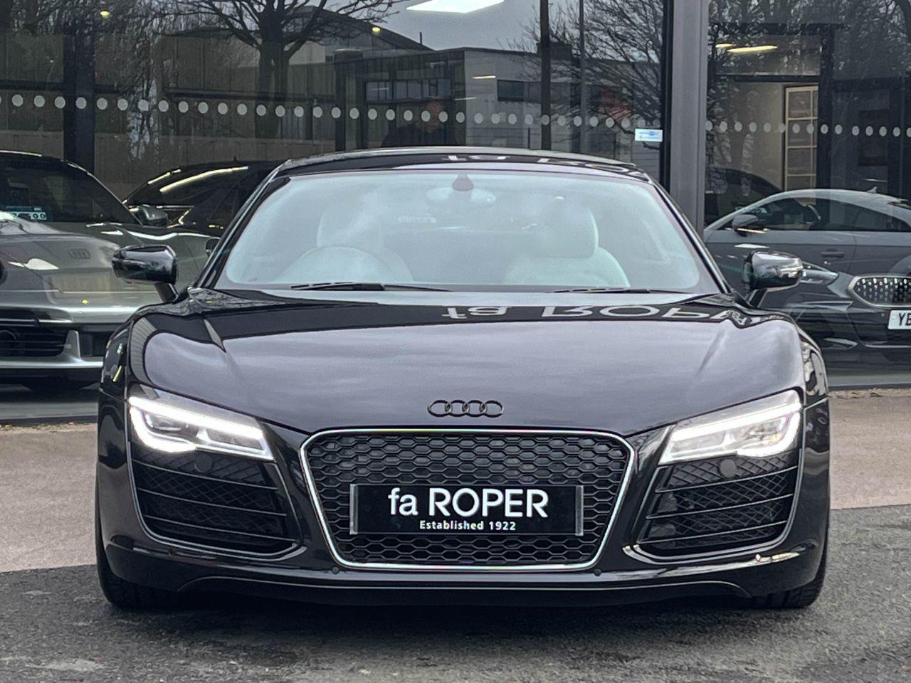 Audi R8 4.2 V8 FSI quattro S tronic 430ps Coupe Petrol Phantom Black Metallic