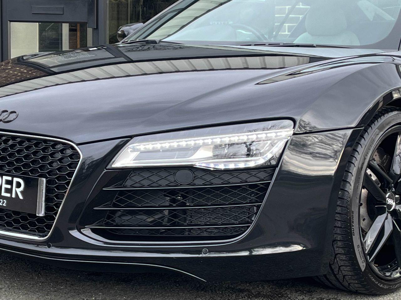 Audi R8 4.2 V8 FSI quattro S tronic 430ps Coupe Petrol Phantom Black Metallic