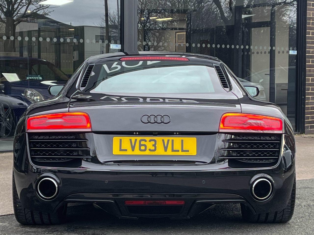Audi R8 4.2 V8 FSI quattro S tronic 430ps Coupe Petrol Phantom Black Metallic
