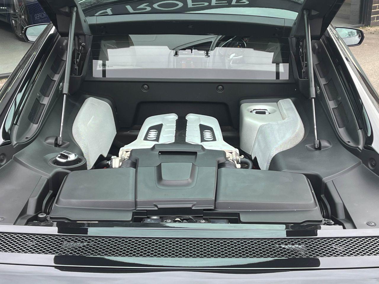 Audi R8 4.2 V8 FSI quattro S tronic 430ps Coupe Petrol Phantom Black Metallic