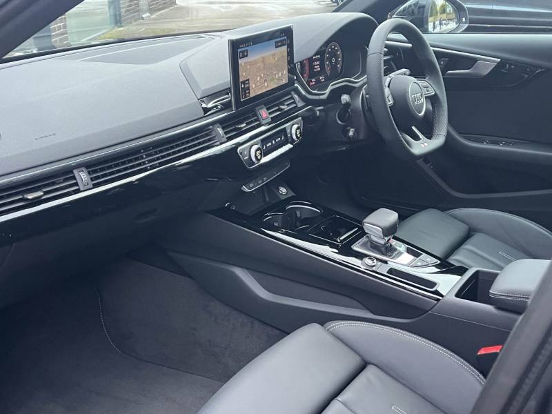 Audi A4 Avant   Registered:2024(73)