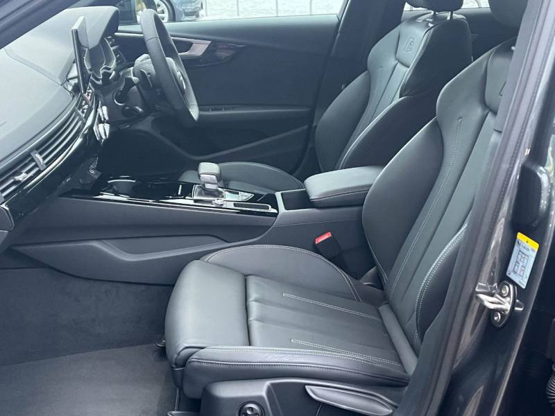 Audi A4 Avant   Registered:2024(73)