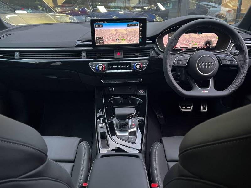 Audi A4 Avant   Registered:2024(73)