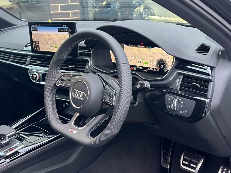 Audi A4 Avant   Registered:2024(73)