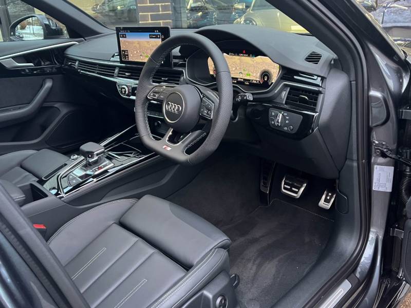 Audi A4 Avant   Registered:2024(73)