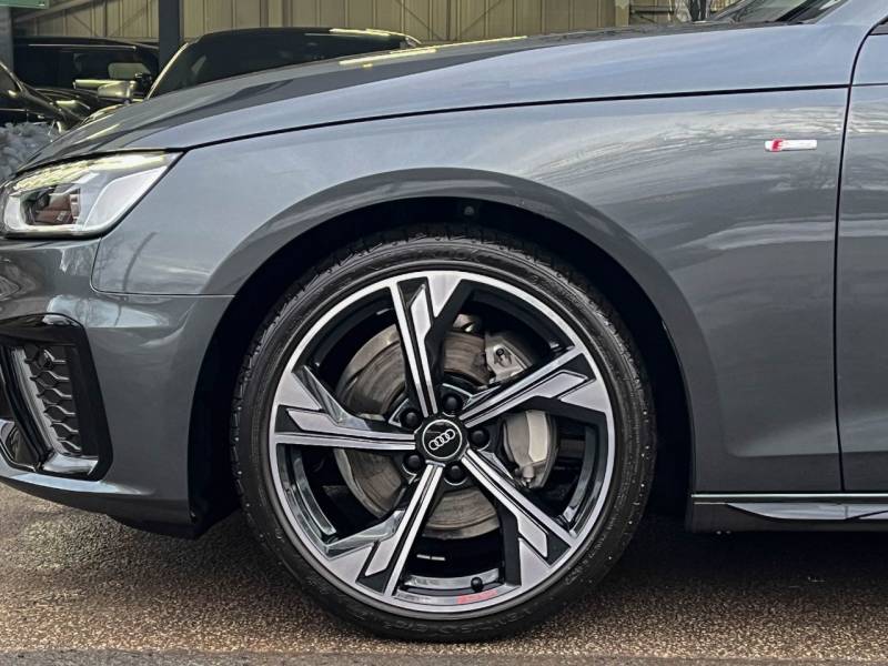 Audi A4 Avant   Registered:2024(73)