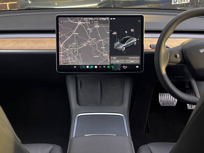 Tesla Model 3   Registered:2021(71)