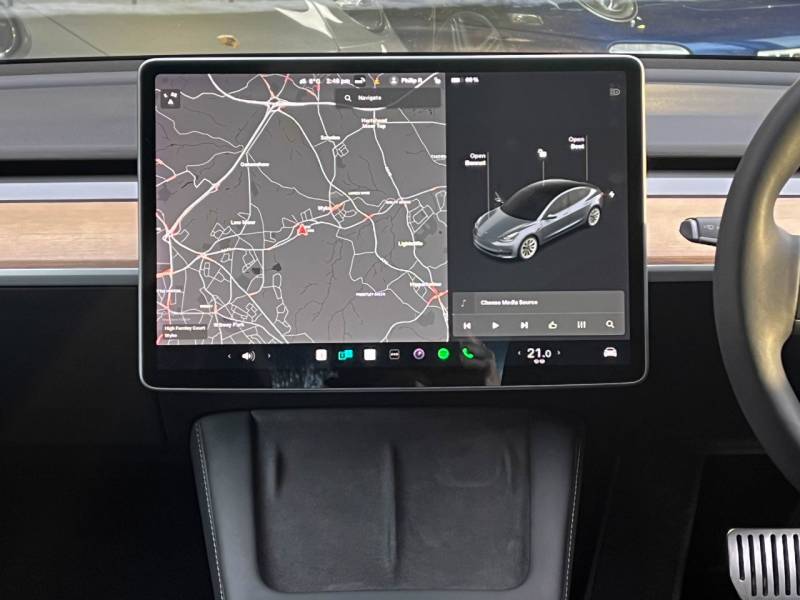 Tesla Model 3   Registered:2021(71)