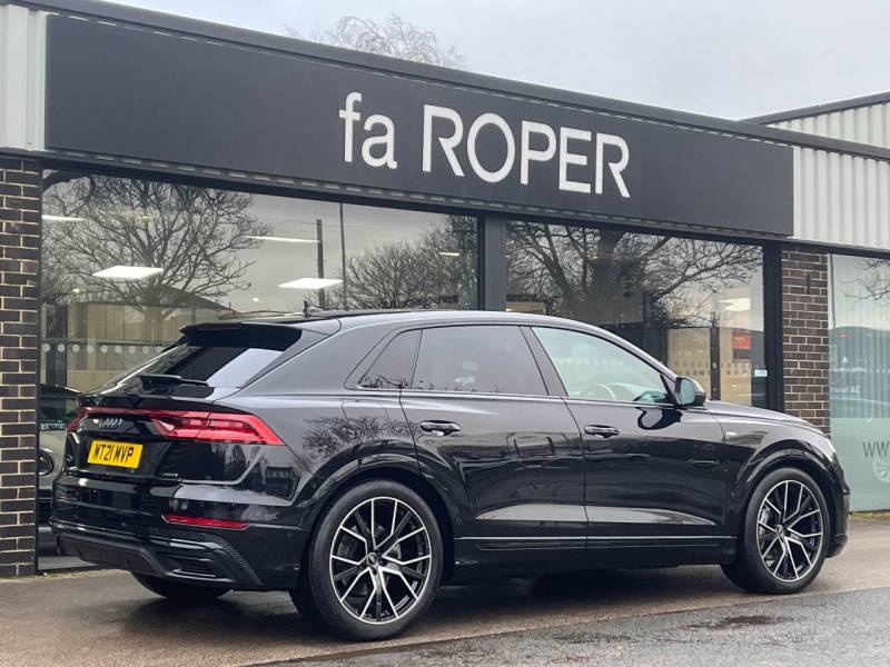 Audi Q8   Registered:2021(21)