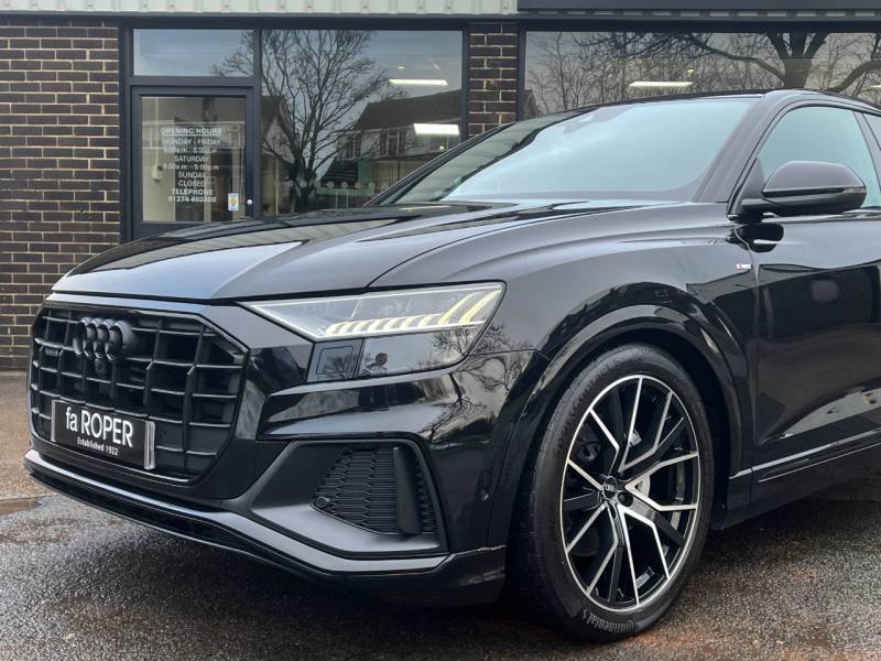 Audi Q8   Registered:2021(21)