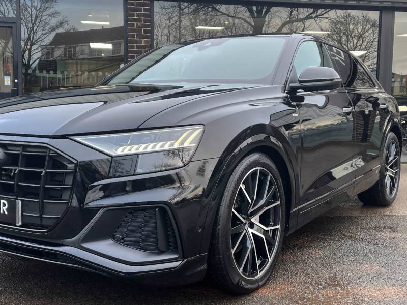 Audi Q8   Registered:2021(21)