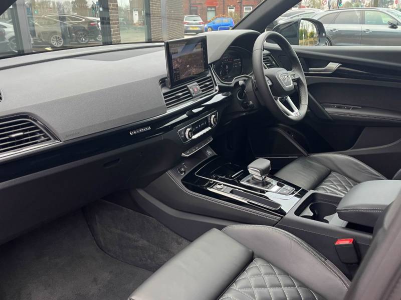 Audi Q5   Registered:2023(23)