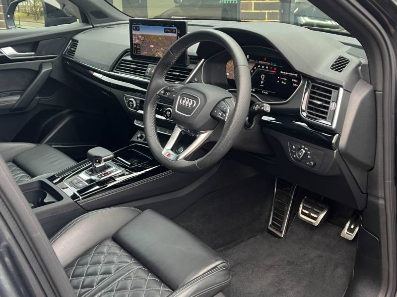 Audi Q5   Registered:2023(23)