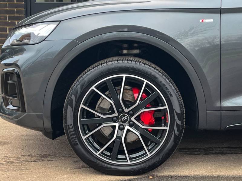 Audi Q5   Registered:2023(23)