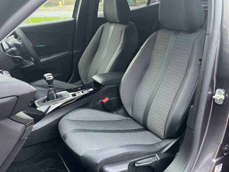 Peugeot 2008   Registered:2021(71)