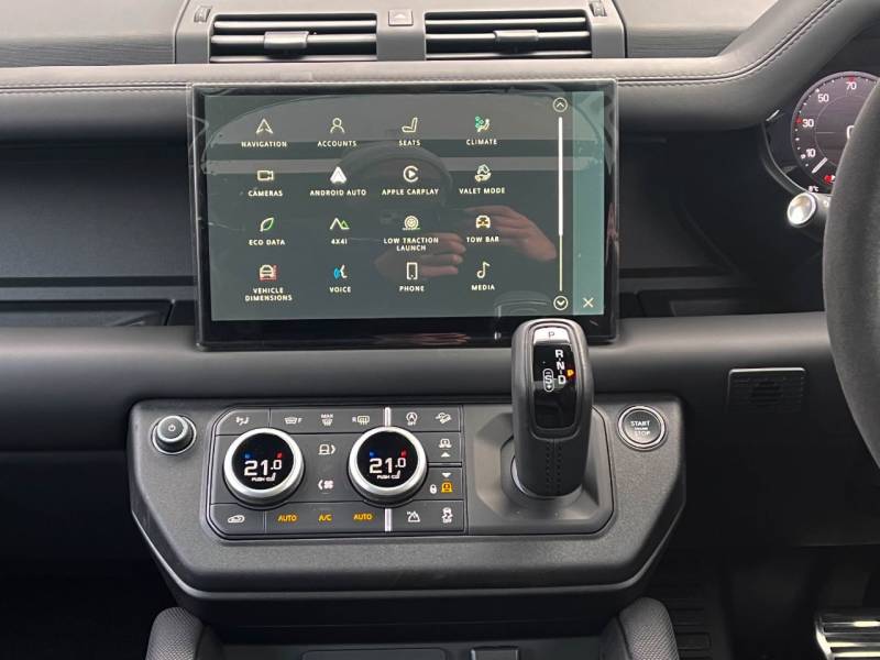 Land Rover Defender   Registered:2022(72)