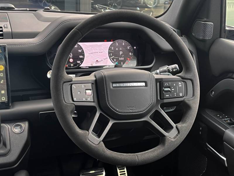 Land Rover Defender   Registered:2022(72)