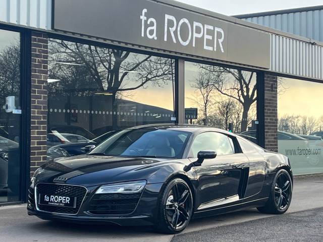 Audi R8 4.2 V8 FSI quattro S tronic 430ps Coupe Petrol Phantom Black Metallic