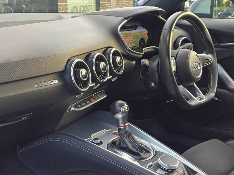 Audi TTS Coupe   Registered:2017(17)
