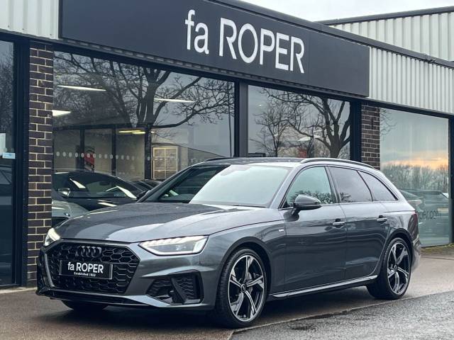 Audi A4 Avant 2.0 TFSI 40 Black Edition S tronic 204ps Estate Petrol Daytona Grey Metallic