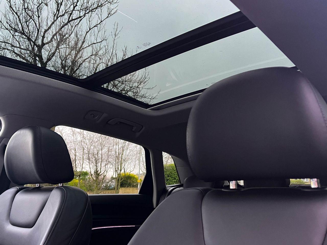 Audi E-tron 0.0 55 Launch Edition quattro SUV 95kWh Auto Estate Electric Glacier White Metallic
