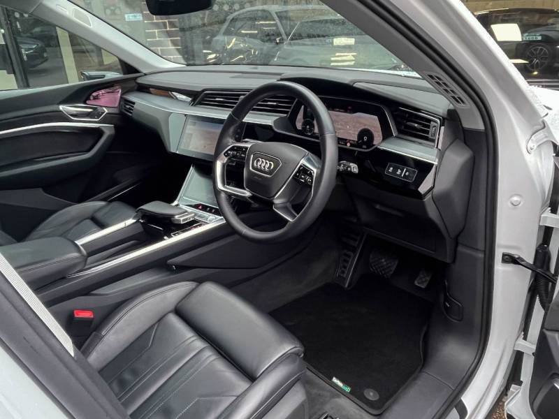 Audi E Tron   Registered:2020(20)