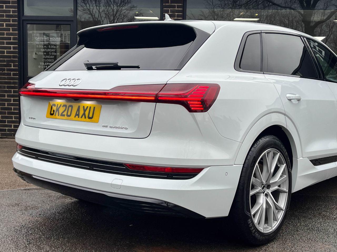 Audi E-tron 0.0 55 Launch Edition quattro SUV 95kWh Auto Estate Electric Glacier White Metallic