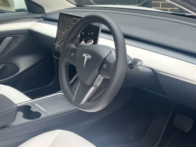 Tesla Model 3 0.0 Long Range Dual Motor All-Wheel Drive Auto Saloon Electric Pearl White Multi Coat