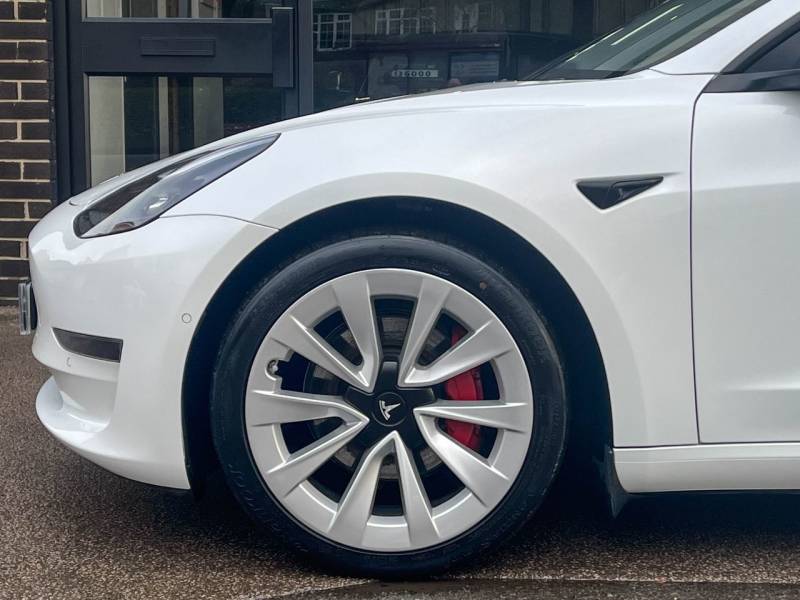 Tesla Model 3   Registered:2021(71)