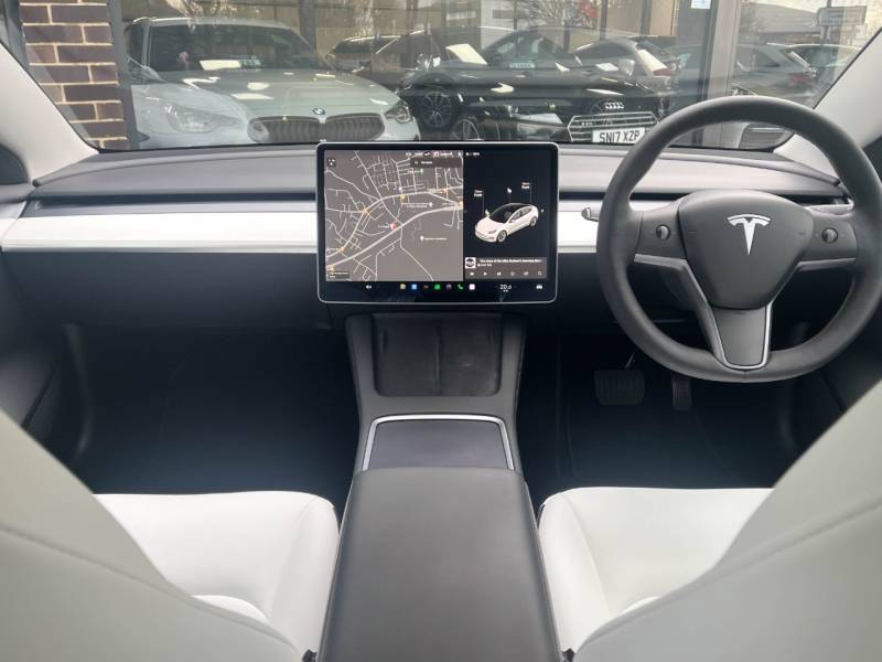 Tesla Model 3   Registered:2021(71)