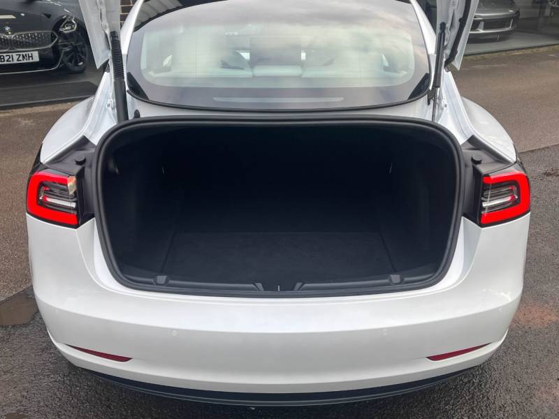 Tesla Model 3   Registered:2021(71)
