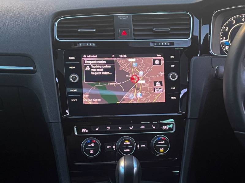 Volkswagen Golf   Registered:2020(20)