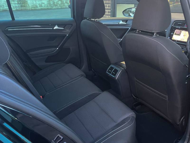 Volkswagen Golf   Registered:2020(20)