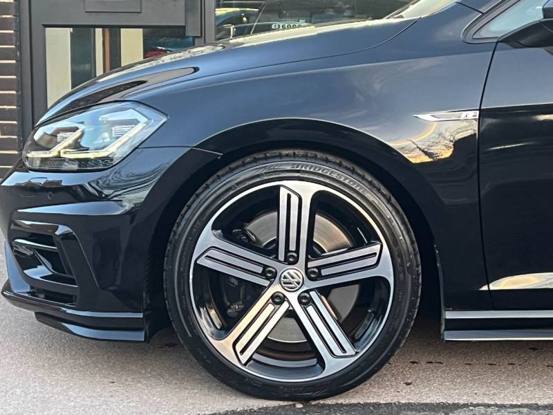 Volkswagen Golf   Registered:2020(20)