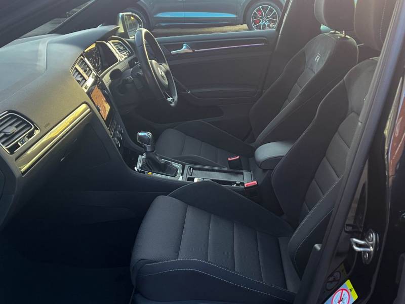 Volkswagen Golf   Registered:2020(70)