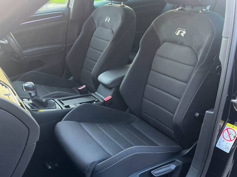 Volkswagen Golf   Registered:2020(70)