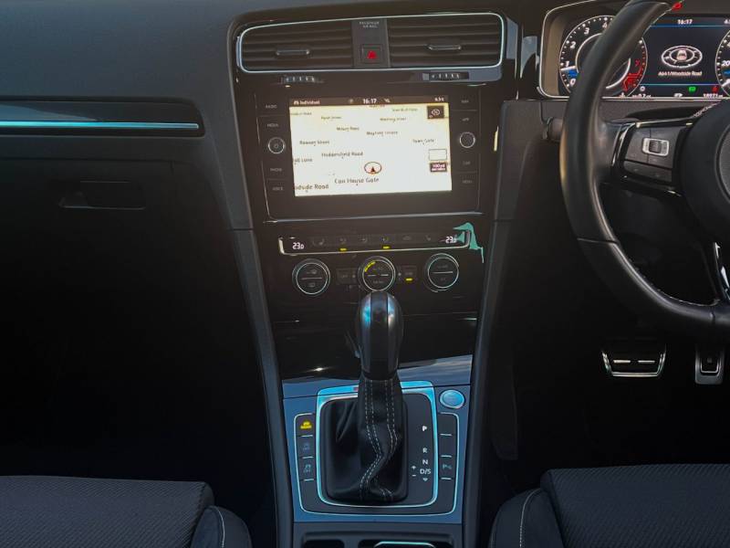 Volkswagen Golf   Registered:2020(70)