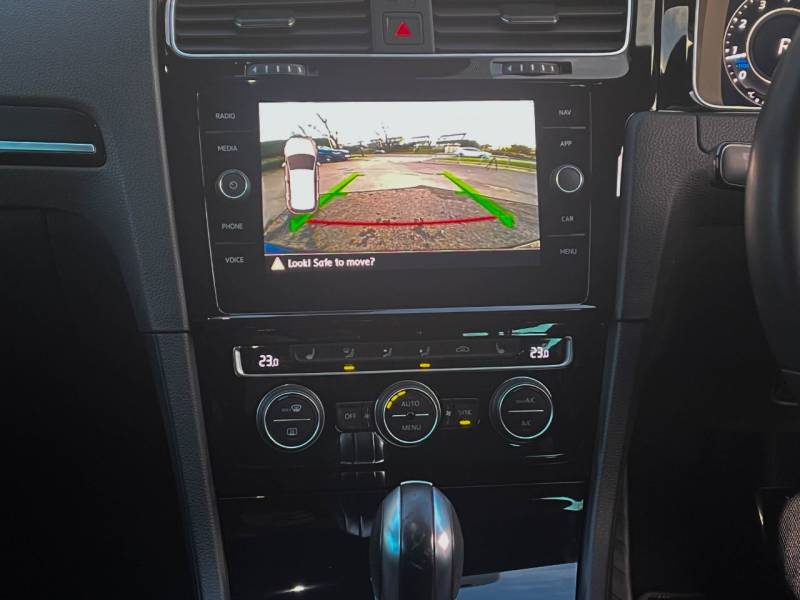 Volkswagen Golf   Registered:2020(70)