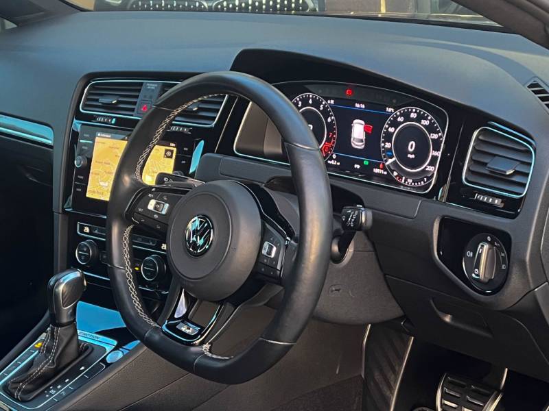 Volkswagen Golf   Registered:2020(70)