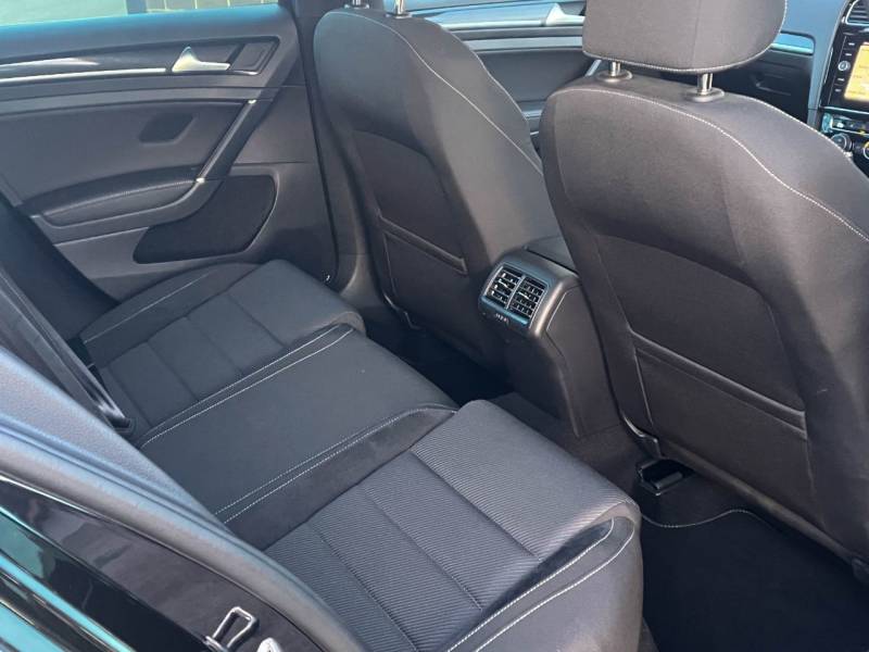 Volkswagen Golf   Registered:2020(70)